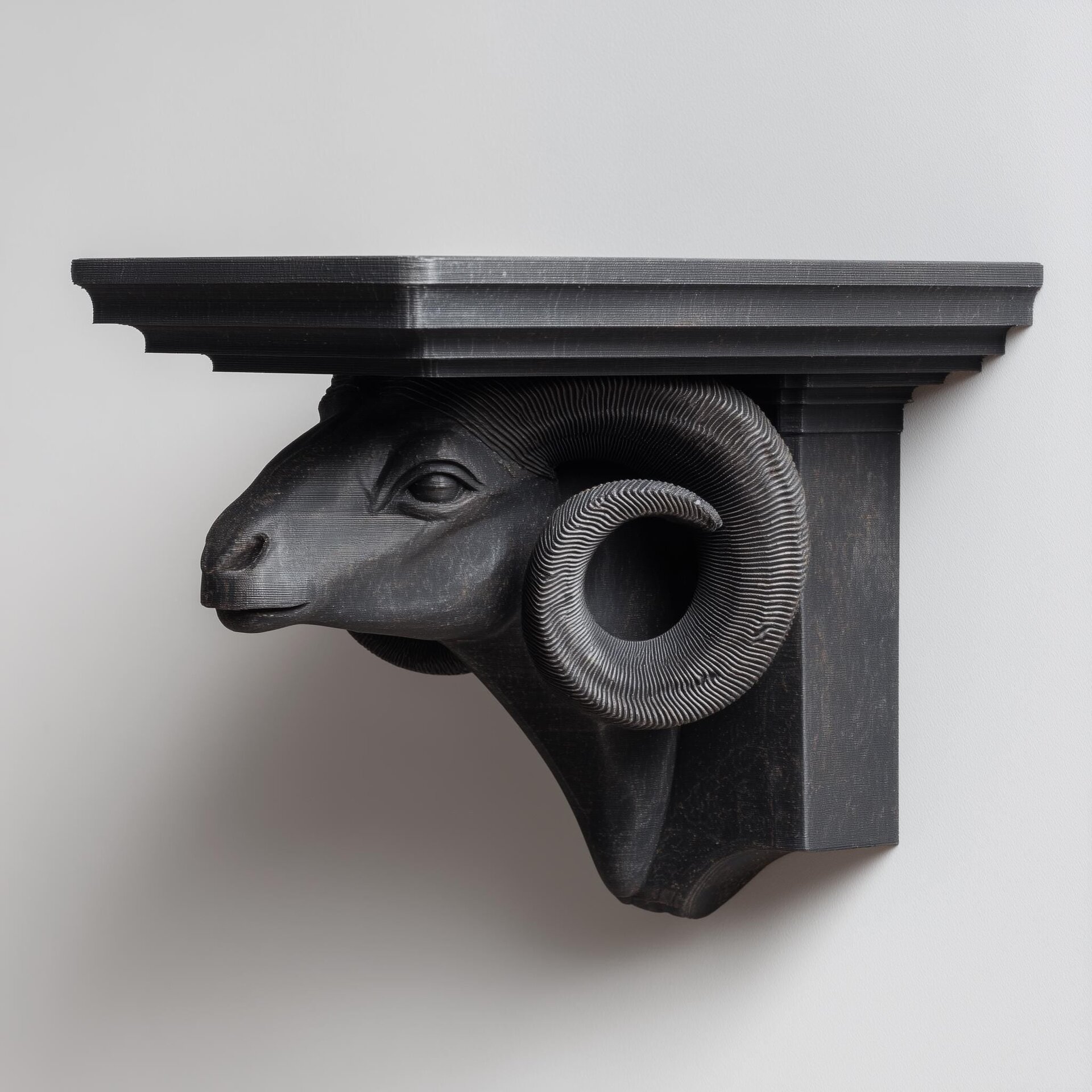 3D-gedrucktes Widderkopf-Wandregal
